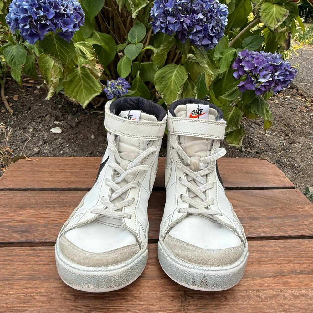 Kids Nike Blazer Mid 77 - White and Gray High-Top Sneakers